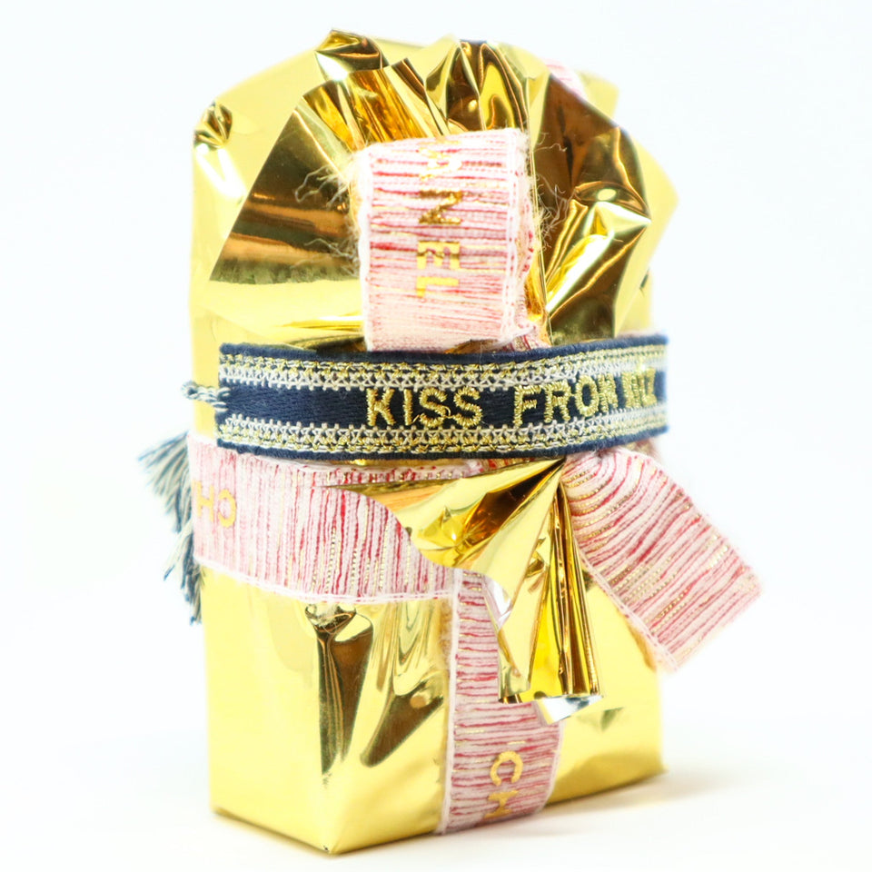 KISS from KITZ WOVEN BRACELET GOLDEN TEXT